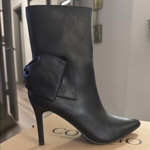 Coutgo High Heel Ankle Boots with Bow Detail on the Back ❣️Size 7